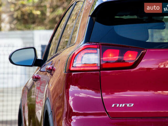 Красный Киа Niro, объемом двигателя 1.58 л и пробегом 56 тыс. км за 14500 $, фото 20 на Automoto.ua
