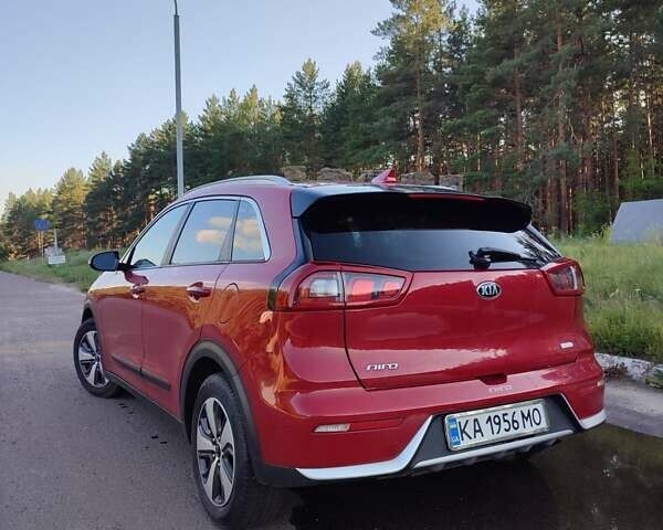 Червоний Кіа Niro, об'ємом двигуна 1.58 л та пробігом 238 тис. км за 13000 $, фото 7 на Automoto.ua