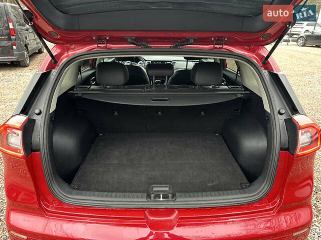 Красный Киа Niro, объемом двигателя 1.58 л и пробегом 190 тыс. км за 13000 $, фото 25 на Automoto.ua