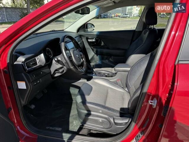 Червоний Кіа Niro, об'ємом двигуна 1.6 л та пробігом 280 тис. км за 10500 $, фото 31 на Automoto.ua