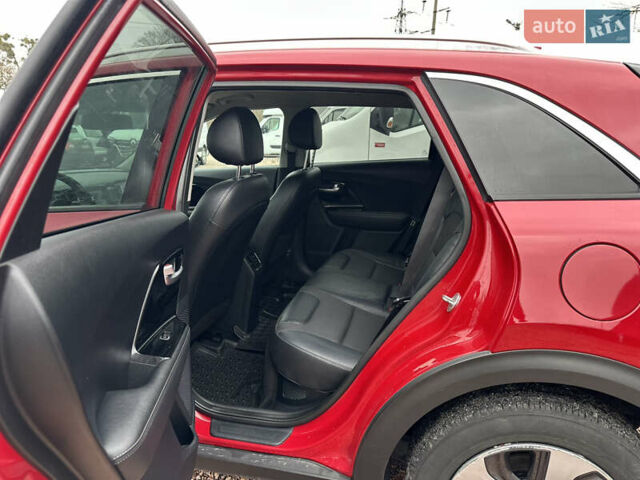 Красный Киа Niro, объемом двигателя 1.58 л и пробегом 190 тыс. км за 13000 $, фото 22 на Automoto.ua