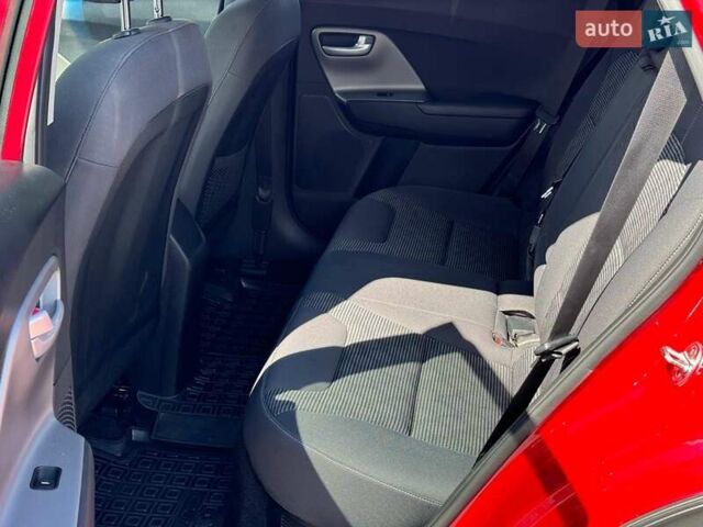Червоний Кіа Niro, об'ємом двигуна 1.6 л та пробігом 82 тис. км за 16590 $, фото 23 на Automoto.ua