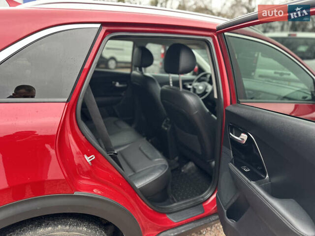 Красный Киа Niro, объемом двигателя 1.58 л и пробегом 190 тыс. км за 13000 $, фото 26 на Automoto.ua