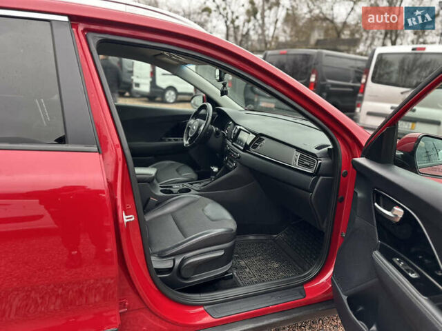 Красный Киа Niro, объемом двигателя 1.58 л и пробегом 190 тыс. км за 13000 $, фото 30 на Automoto.ua