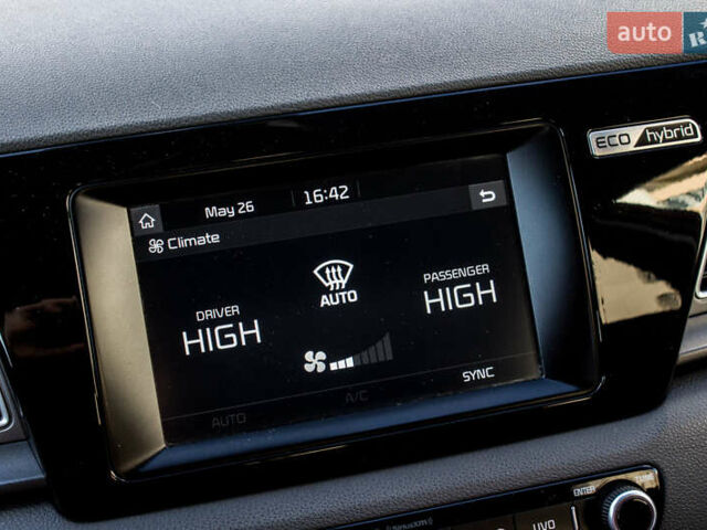 Красный Киа Niro, объемом двигателя 1.58 л и пробегом 56 тыс. км за 14500 $, фото 43 на Automoto.ua