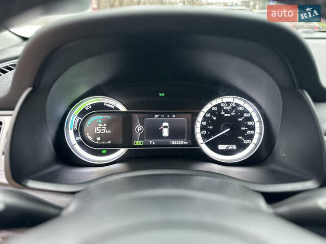 Красный Киа Niro, объемом двигателя 1.58 л и пробегом 190 тыс. км за 13000 $, фото 19 на Automoto.ua