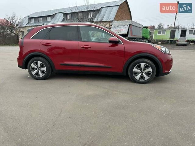Червоний Кіа Niro, об'ємом двигуна 1.58 л та пробігом 168 тис. км за 14900 $, фото 4 на Automoto.ua