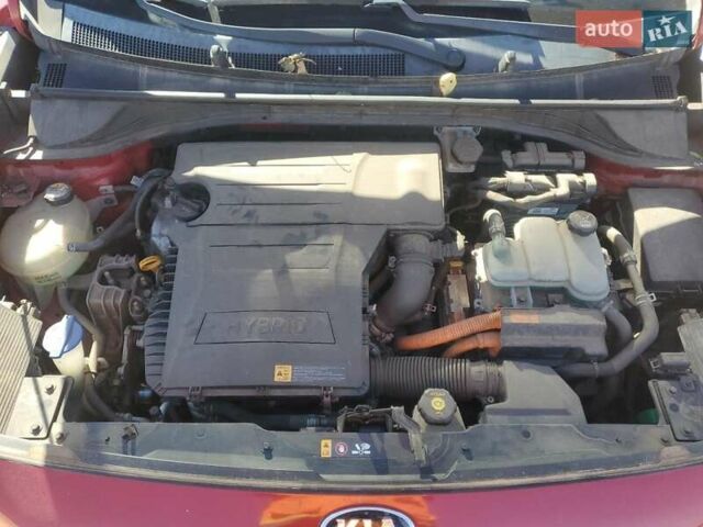 Красный Киа Niro, объемом двигателя 1.58 л и пробегом 166 тыс. км за 2850 $, фото 11 на Automoto.ua