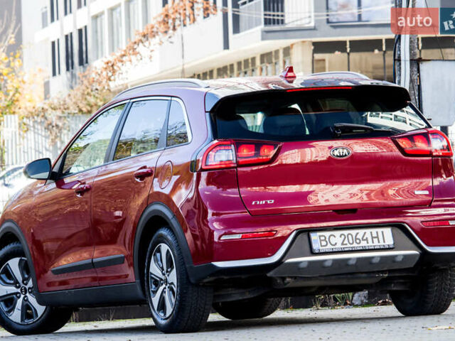 Красный Киа Niro, объемом двигателя 1.58 л и пробегом 56 тыс. км за 14500 $, фото 23 на Automoto.ua