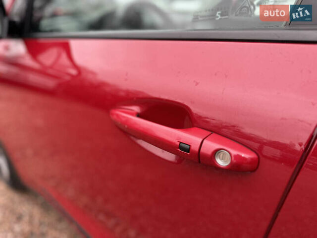 Красный Киа Niro, объемом двигателя 1.58 л и пробегом 190 тыс. км за 13000 $, фото 6 на Automoto.ua