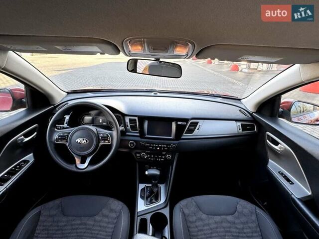 Красный Киа Niro, объемом двигателя 1.59 л и пробегом 115 тыс. км за 16900 $, фото 32 на Automoto.ua