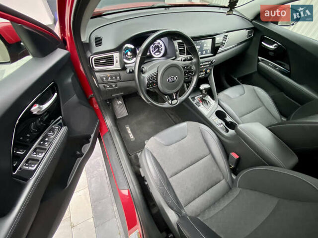 Красный Киа Niro, объемом двигателя 1.58 л и пробегом 68 тыс. км за 16999 $, фото 31 на Automoto.ua