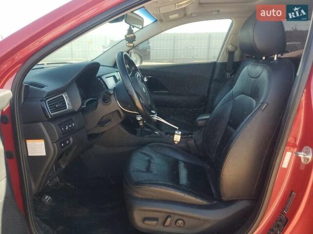 Красный Киа Niro, объемом двигателя 1.58 л и пробегом 166 тыс. км за 2850 $, фото 6 на Automoto.ua