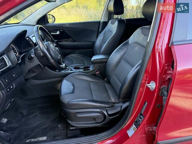 Червоний Кіа Niro, об'ємом двигуна 1.6 л та пробігом 280 тис. км за 10500 $, фото 21 на Automoto.ua