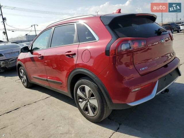 Красный Киа Niro, объемом двигателя 1.58 л и пробегом 163 тыс. км за 3000 $, фото 1 на Automoto.ua