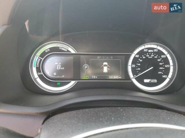 Красный Киа Niro, объемом двигателя 1.58 л и пробегом 163 тыс. км за 3000 $, фото 8 на Automoto.ua