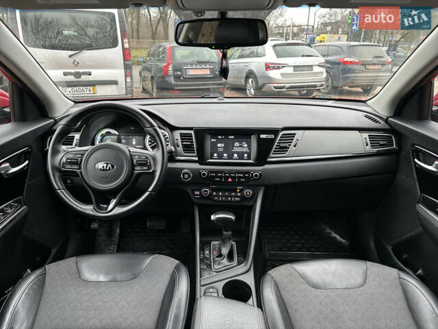 Красный Киа Niro, объемом двигателя 1.58 л и пробегом 190 тыс. км за 13000 $, фото 28 на Automoto.ua