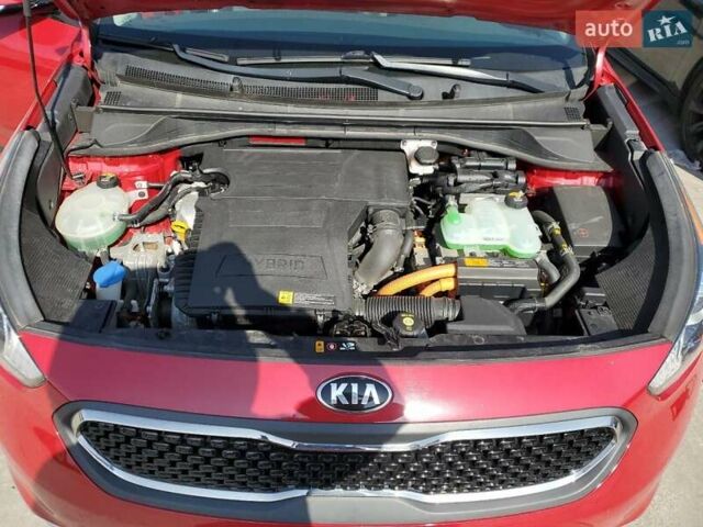 Красный Киа Niro, объемом двигателя 1.58 л и пробегом 163 тыс. км за 3000 $, фото 10 на Automoto.ua