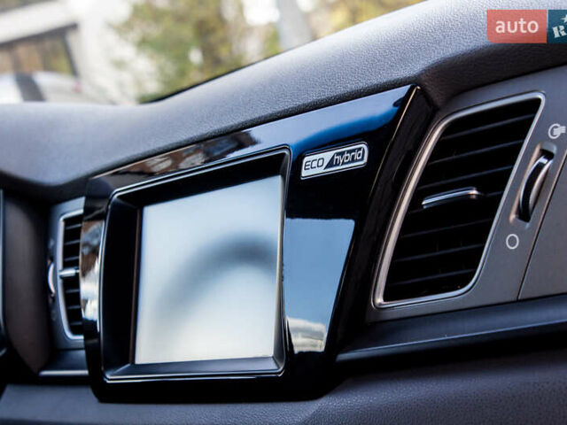 Красный Киа Niro, объемом двигателя 1.58 л и пробегом 56 тыс. км за 14500 $, фото 26 на Automoto.ua