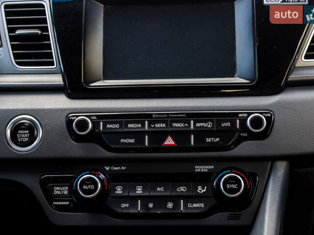 Красный Киа Niro, объемом двигателя 1.58 л и пробегом 56 тыс. км за 14500 $, фото 36 на Automoto.ua