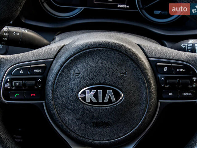 Красный Киа Niro, объемом двигателя 1.58 л и пробегом 56 тыс. км за 14500 $, фото 34 на Automoto.ua