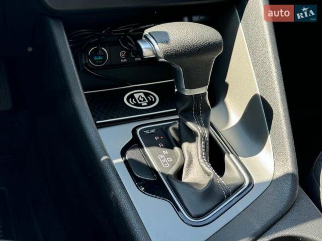 Червоний Кіа Niro, об'ємом двигуна 1.6 л та пробігом 82 тис. км за 16590 $, фото 35 на Automoto.ua