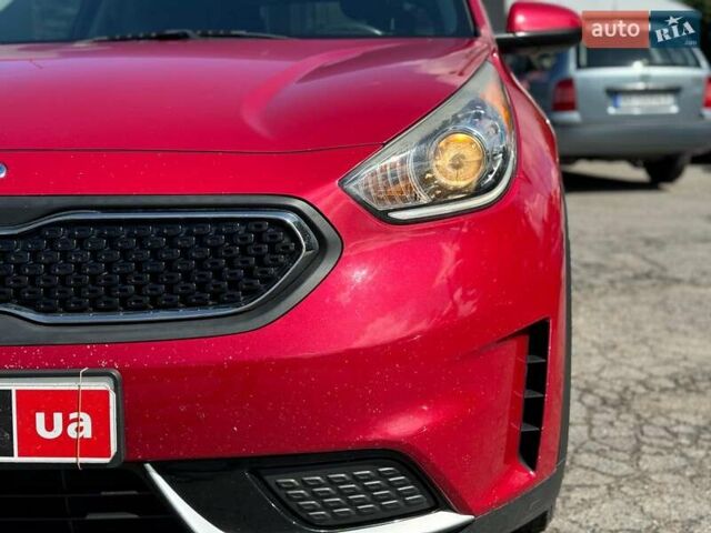 Червоний Кіа Niro, об'ємом двигуна 1.6 л та пробігом 82 тис. км за 16590 $, фото 9 на Automoto.ua