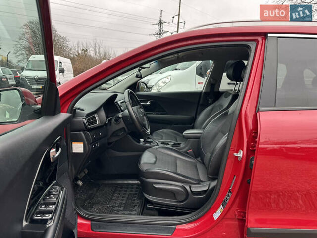 Красный Киа Niro, объемом двигателя 1.58 л и пробегом 190 тыс. км за 13000 $, фото 16 на Automoto.ua
