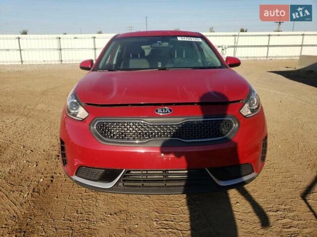 Кіа Niro 2017 у Львові на Automoto.ua Червоний Кіа Niro, об'ємом двигуна 1.58 л та пробігом 137 тис. км за 3000 $, фото 4 на Automoto.ua