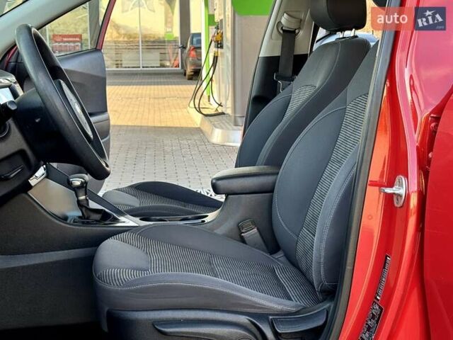 Красный Киа Niro, объемом двигателя 1.59 л и пробегом 115 тыс. км за 16900 $, фото 28 на Automoto.ua