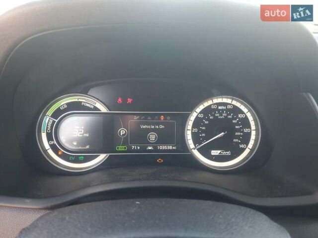 Красный Киа Niro, объемом двигателя 1.58 л и пробегом 166 тыс. км за 2850 $, фото 8 на Automoto.ua