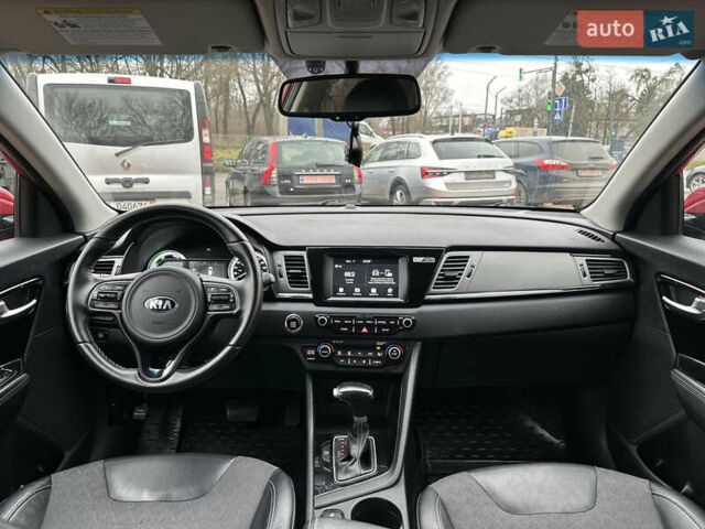 Красный Киа Niro, объемом двигателя 1.58 л и пробегом 190 тыс. км за 13000 $, фото 29 на Automoto.ua