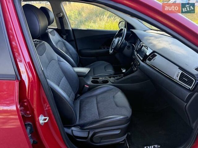 Червоний Кіа Niro, об'ємом двигуна 1.6 л та пробігом 280 тис. км за 10500 $, фото 20 на Automoto.ua