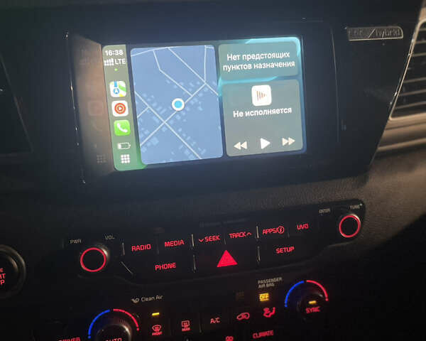 Червоний Кіа Niro, об'ємом двигуна 1.6 л та пробігом 180 тис. км за 12800 $, фото 10 на Automoto.ua