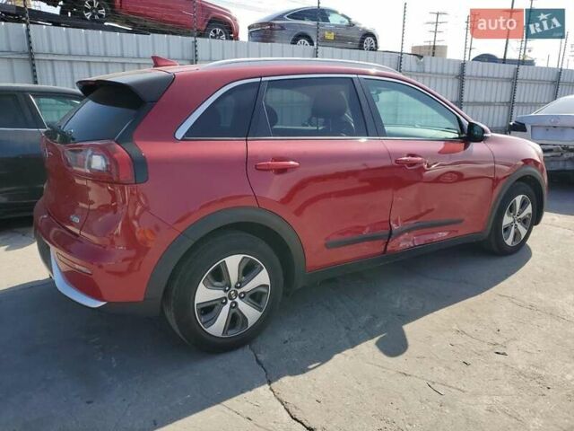 Красный Киа Niro, объемом двигателя 1.58 л и пробегом 163 тыс. км за 3000 $, фото 2 на Automoto.ua