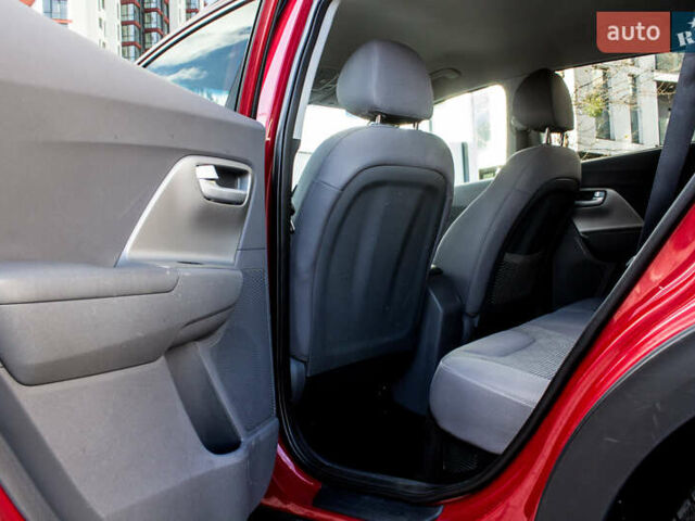 Красный Киа Niro, объемом двигателя 1.58 л и пробегом 56 тыс. км за 14500 $, фото 31 на Automoto.ua