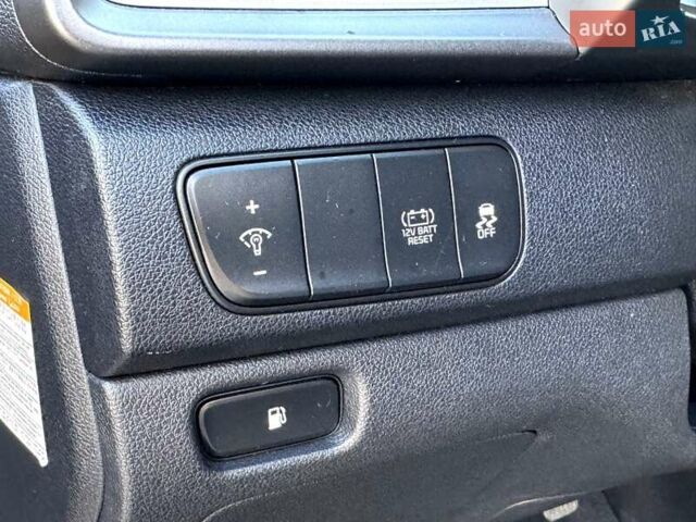 Красный Киа Niro, объемом двигателя 1.59 л и пробегом 115 тыс. км за 16900 $, фото 34 на Automoto.ua