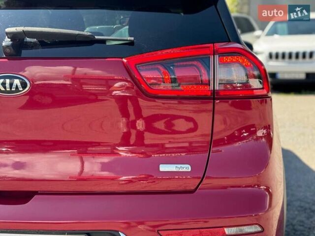 Червоний Кіа Niro, об'ємом двигуна 1.6 л та пробігом 82 тис. км за 16590 $, фото 13 на Automoto.ua