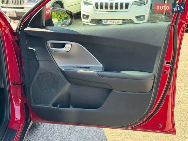 Червоний Кіа Niro, об'ємом двигуна 1.6 л та пробігом 82 тис. км за 16590 $, фото 27 на Automoto.ua