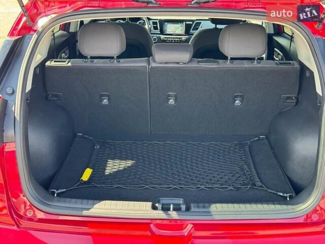 Червоний Кіа Niro, об'ємом двигуна 1.6 л та пробігом 82 тис. км за 16590 $, фото 24 на Automoto.ua