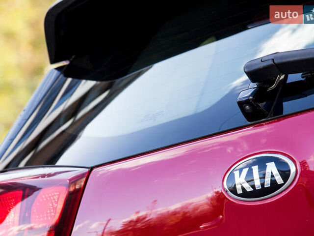 Красный Киа Niro, объемом двигателя 1.58 л и пробегом 56 тыс. км за 14500 $, фото 15 на Automoto.ua