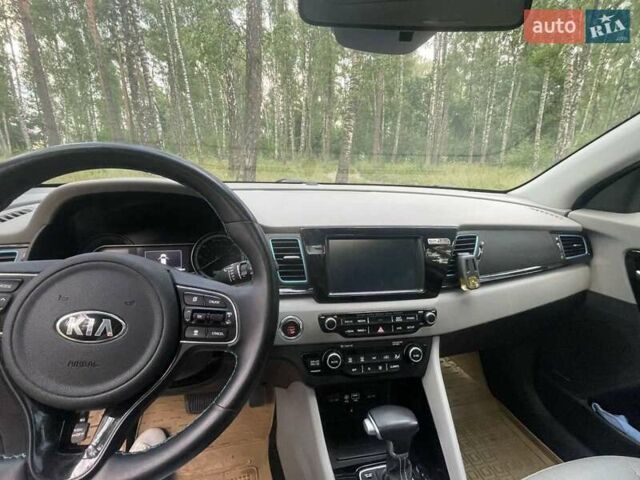 Красный Киа Niro, объемом двигателя 1.58 л и пробегом 94 тыс. км за 17400 $, фото 11 на Automoto.ua