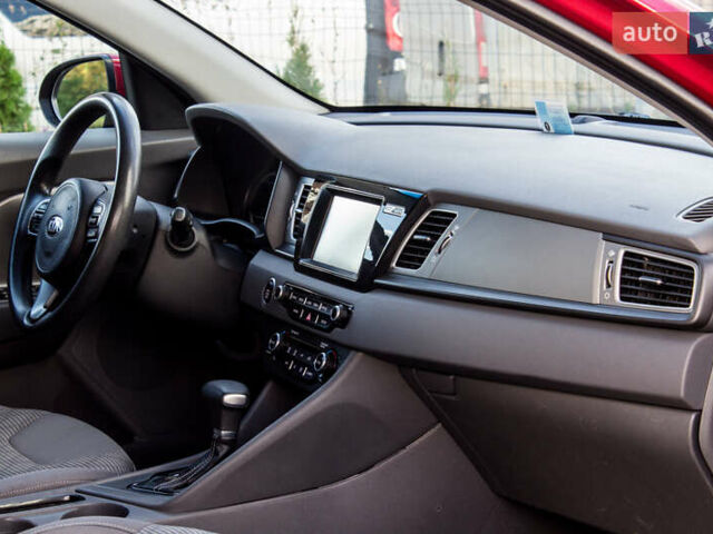Красный Киа Niro, объемом двигателя 1.58 л и пробегом 56 тыс. км за 14500 $, фото 27 на Automoto.ua