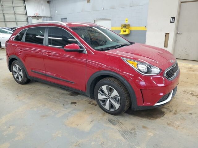 Красный Киа Niro, объемом двигателя 1.6 л и пробегом 80 тыс. км за 10400 $, фото 2 на Automoto.ua