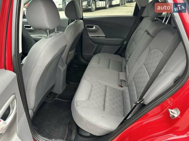 Червоний Кіа Niro, об'ємом двигуна 1.58 л та пробігом 168 тис. км за 14900 $, фото 10 на Automoto.ua