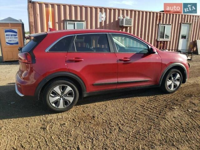 Кіа Niro 2017 у Львові на Automoto.ua Червоний Кіа Niro, об'ємом двигуна 1.58 л та пробігом 137 тис. км за 3000 $, фото 2 на Automoto.ua