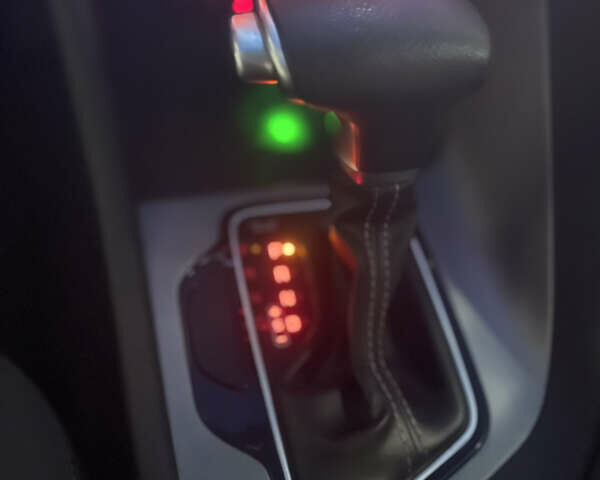 Червоний Кіа Niro, об'ємом двигуна 1.6 л та пробігом 180 тис. км за 12800 $, фото 12 на Automoto.ua