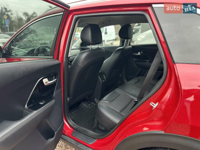 Красный Киа Niro, объемом двигателя 1.58 л и пробегом 190 тыс. км за 13000 $, фото 23 на Automoto.ua
