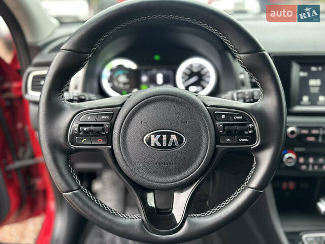 Красный Киа Niro, объемом двигателя 1.58 л и пробегом 190 тыс. км за 13000 $, фото 18 на Automoto.ua