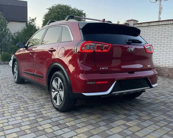 Красный Киа Niro, объемом двигателя 1.58 л и пробегом 123 тыс. км за 14200 $, фото 3 на Automoto.ua